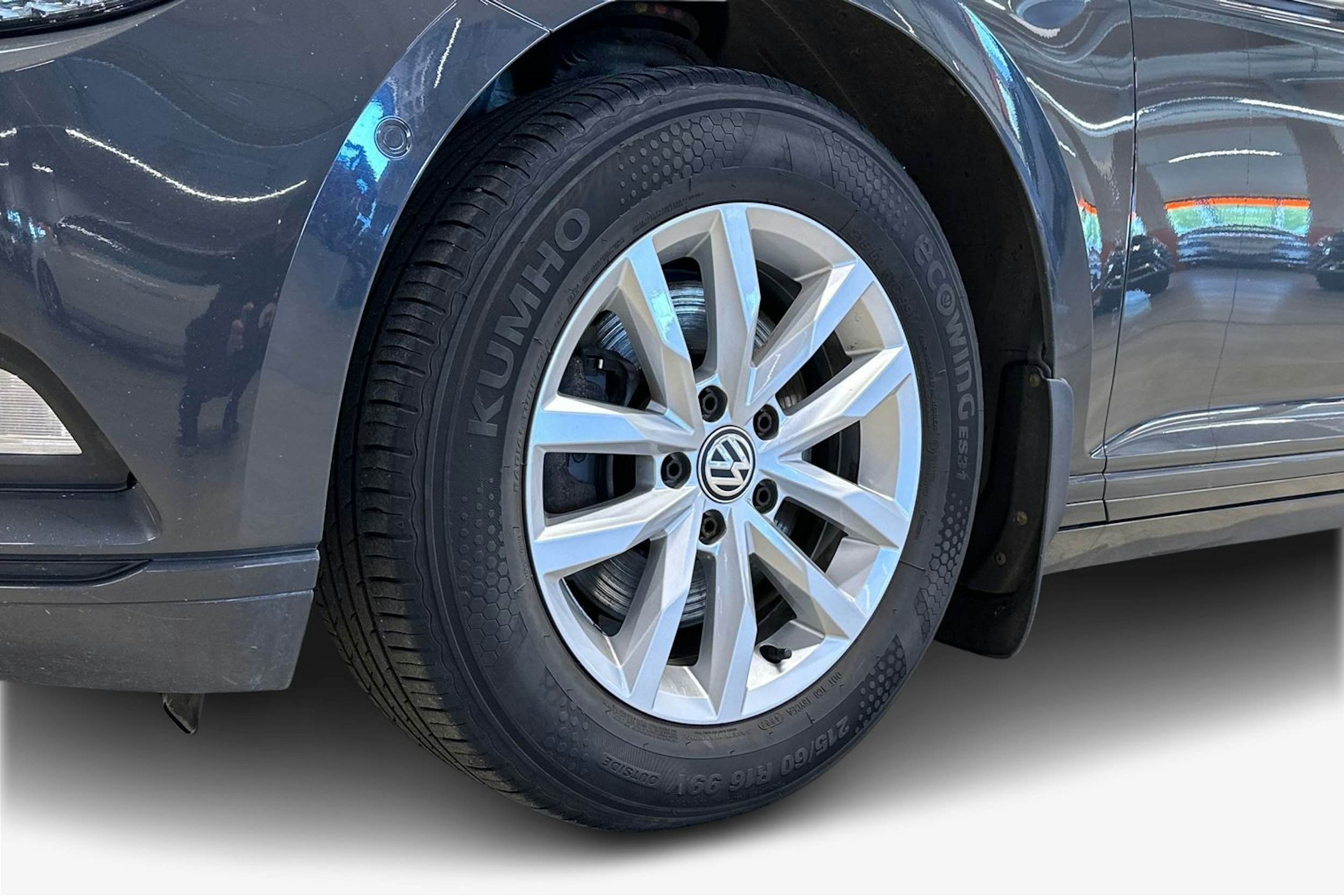 harmaa Volkswagen Passat 2017 kuva 11.