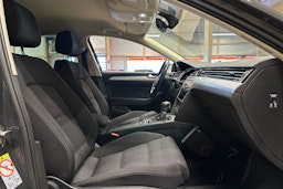 harmaa Volkswagen Passat 2017 kuva 15.