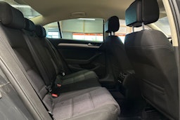 harmaa Volkswagen Passat 2017 kuva 16.