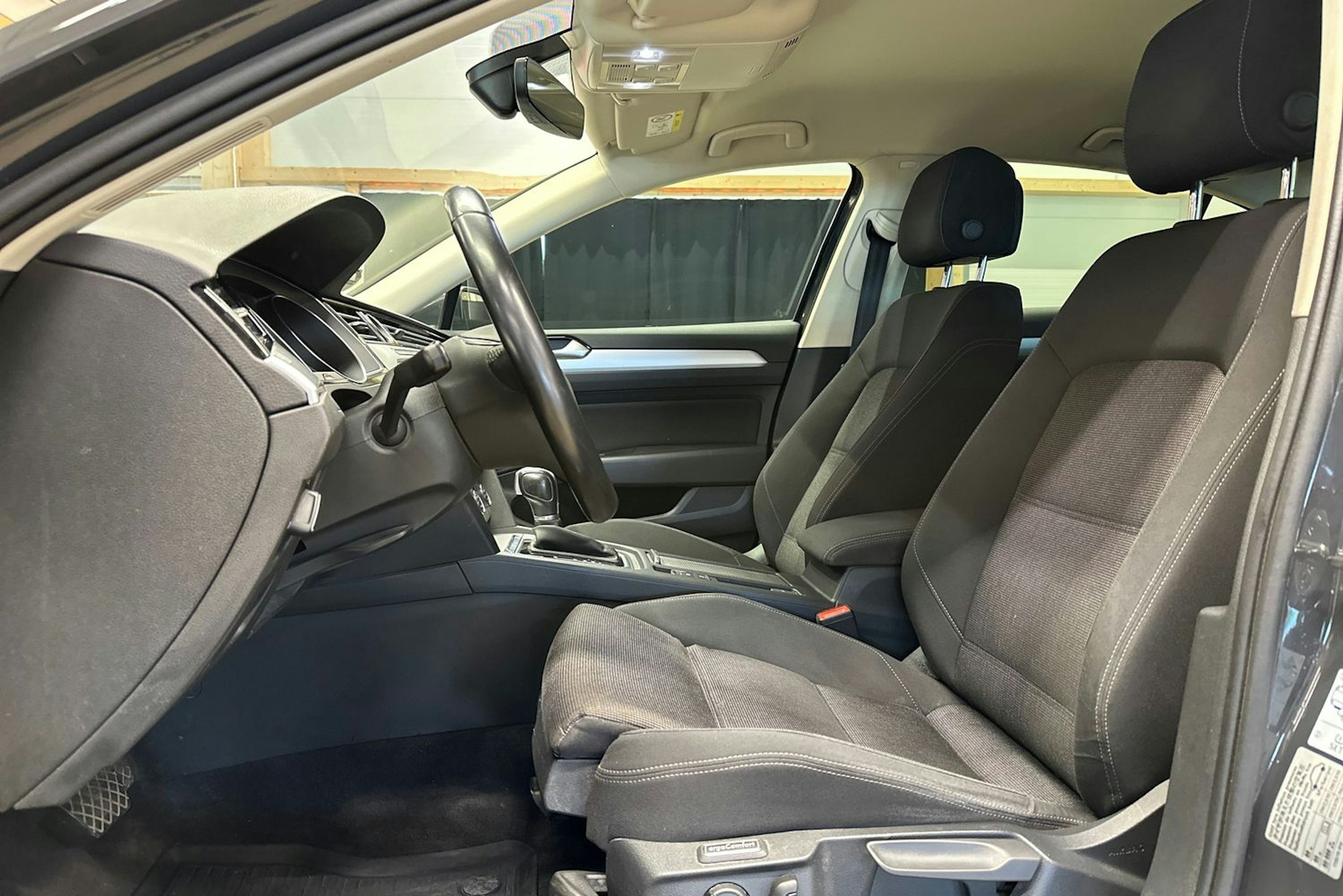 harmaa Volkswagen Passat 2017 kuva 17.