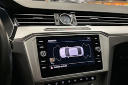 harmaa Volkswagen Passat 2017 kuva 20.