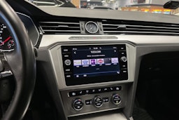 harmaa Volkswagen Passat 2017 kuva 23.