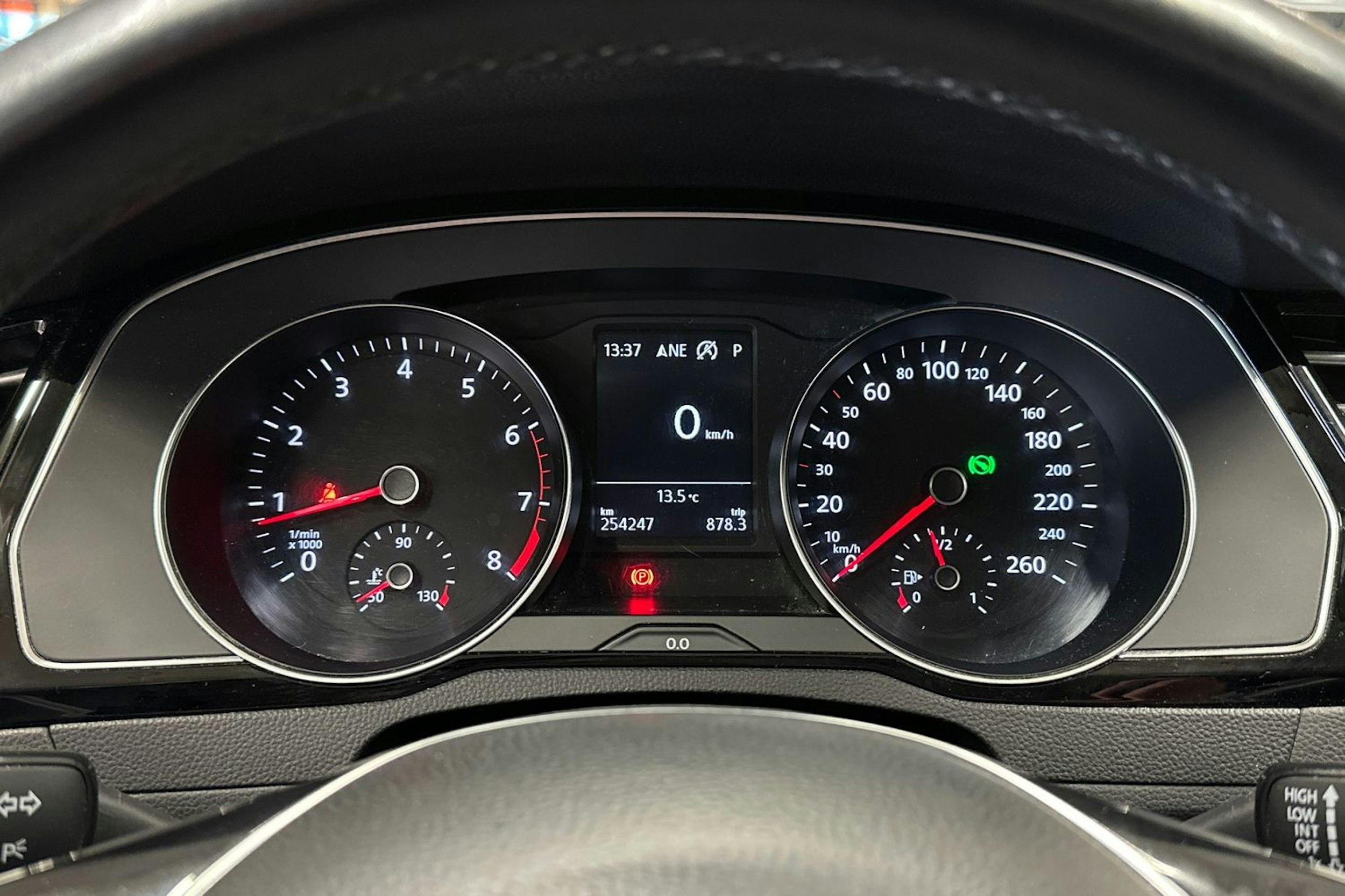 harmaa Volkswagen Passat 2017 kuva 25.