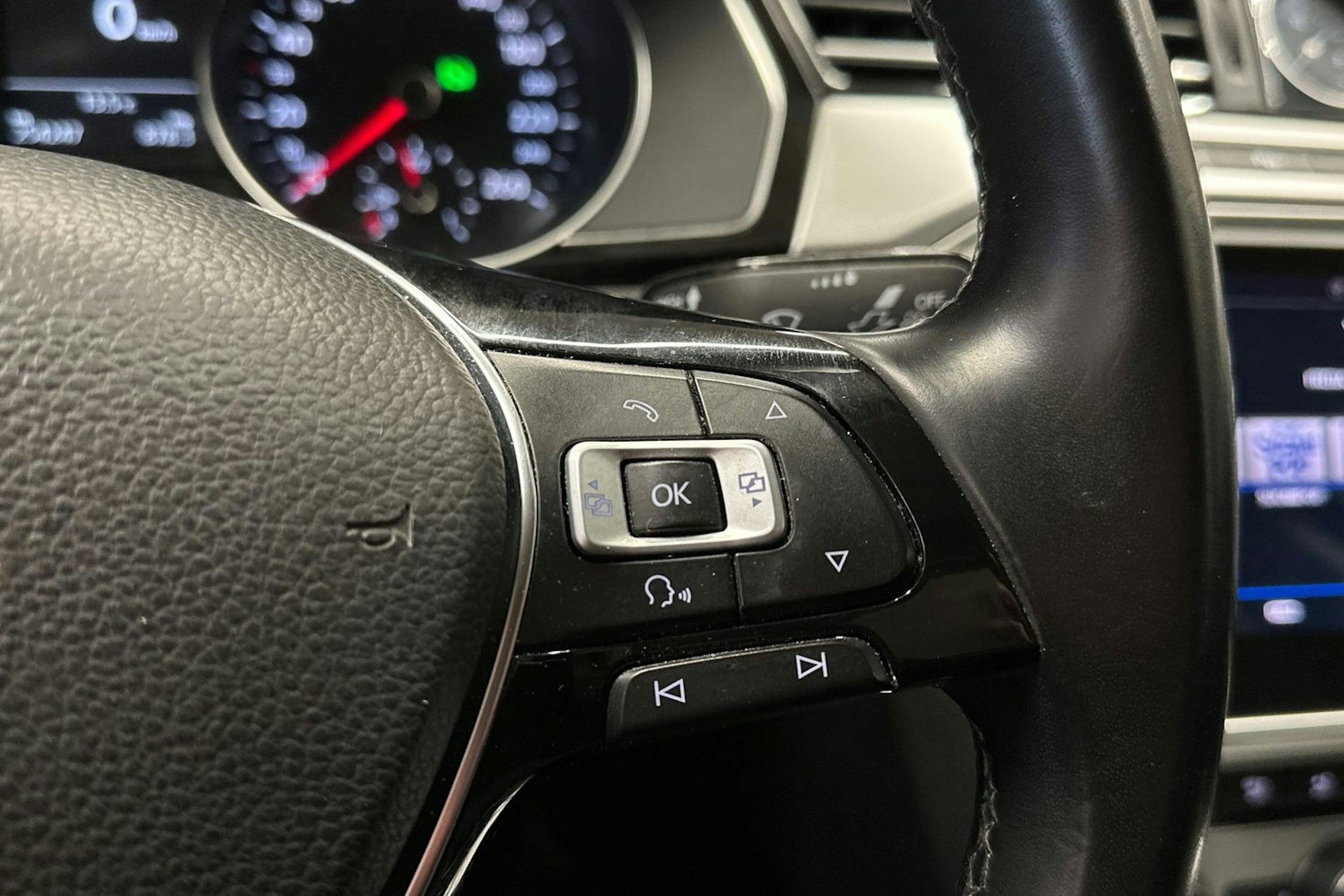 harmaa Volkswagen Passat 2017 kuva 27.