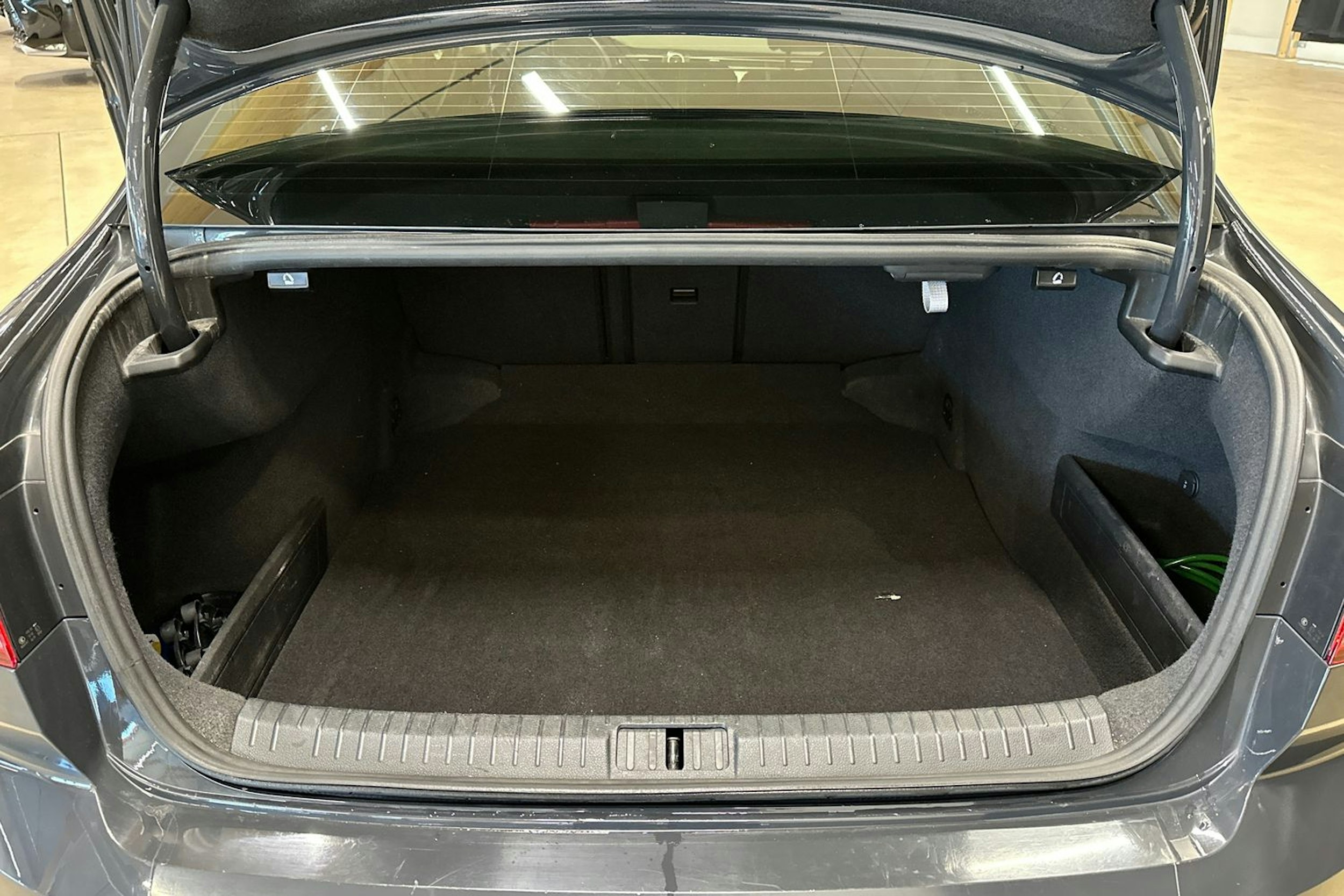 harmaa Volkswagen Passat 2017 kuva 29.