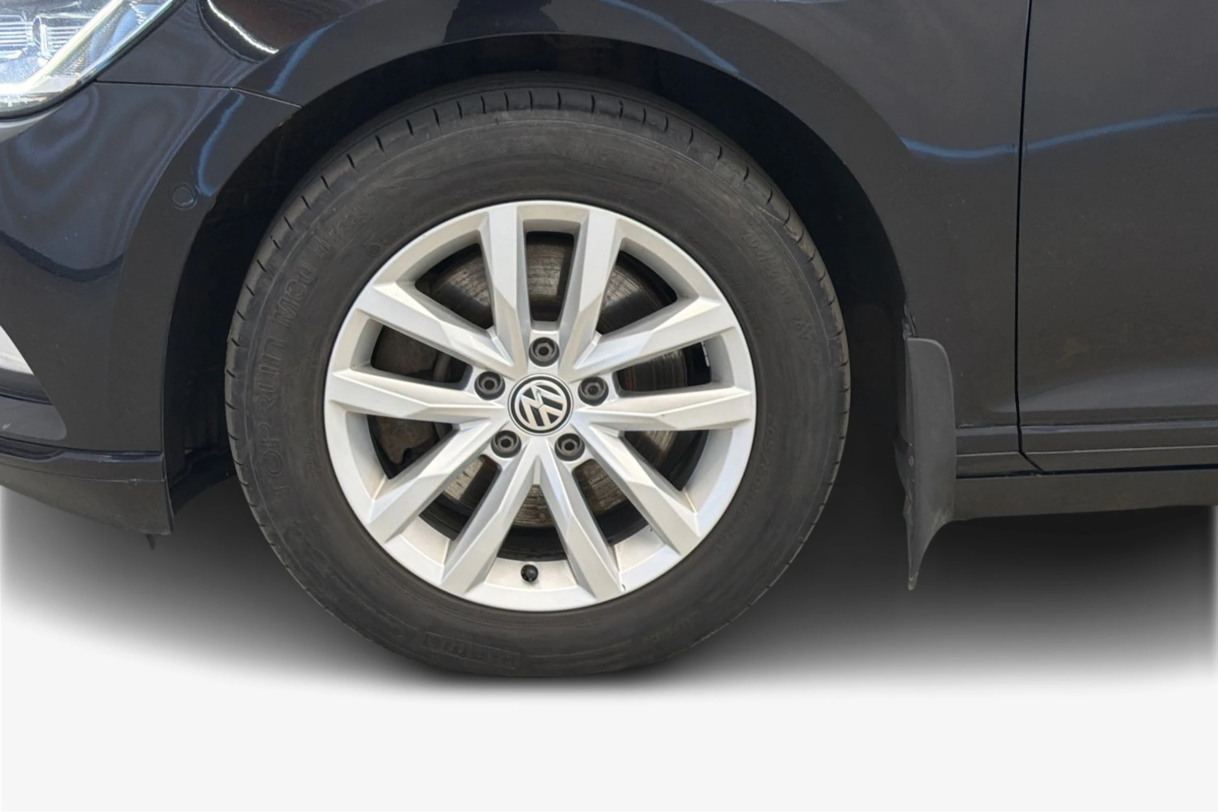 musta Volkswagen Passat 2017 kuva 9.