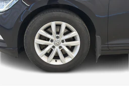 musta Volkswagen Passat 2017 kuva 9.