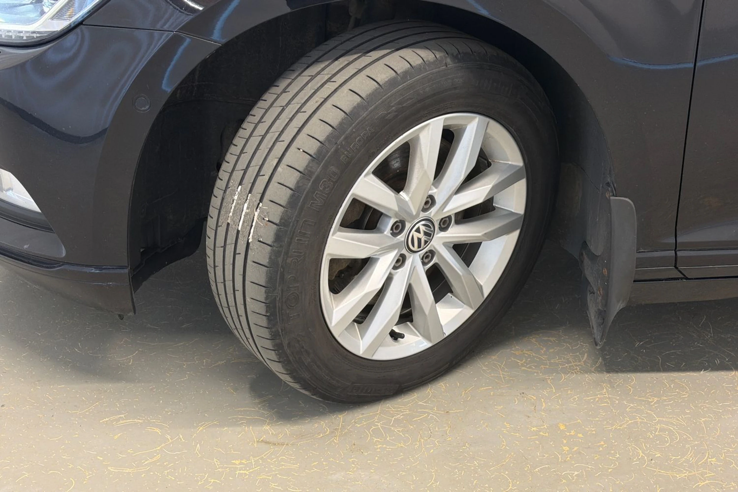 musta Volkswagen Passat 2017 kuva 10.