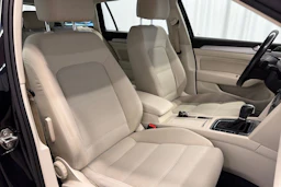 musta Volkswagen Passat 2017 kuva 11.