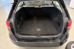 musta Volkswagen Passat 2017 kuva 13.