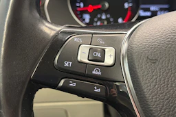 musta Volkswagen Passat 2017 kuva 16.
