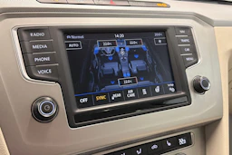 musta Volkswagen Passat 2017 kuva 21.