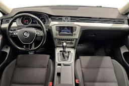 Harmaa Volkswagen Passat 2017 kuva 7.
