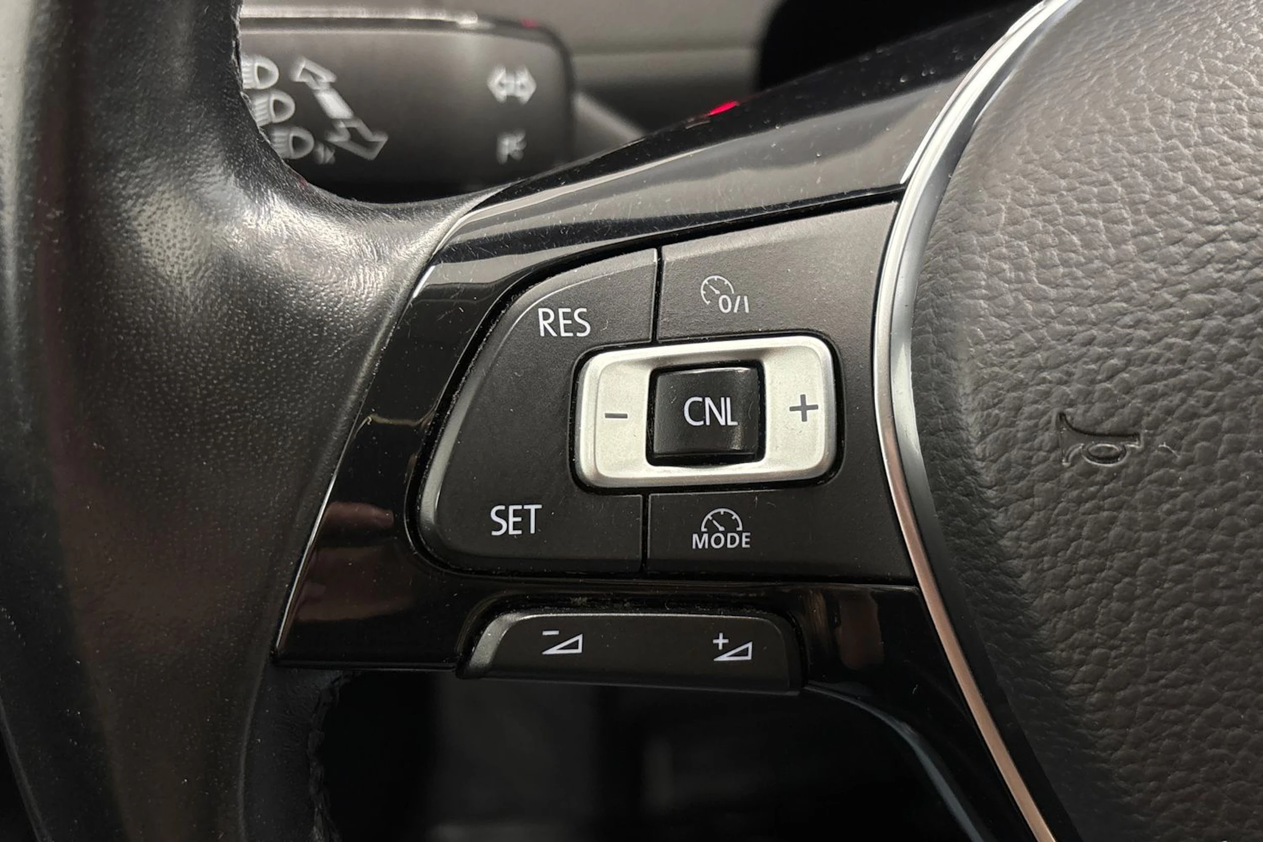 Harmaa Volkswagen Passat 2017 kuva 14.