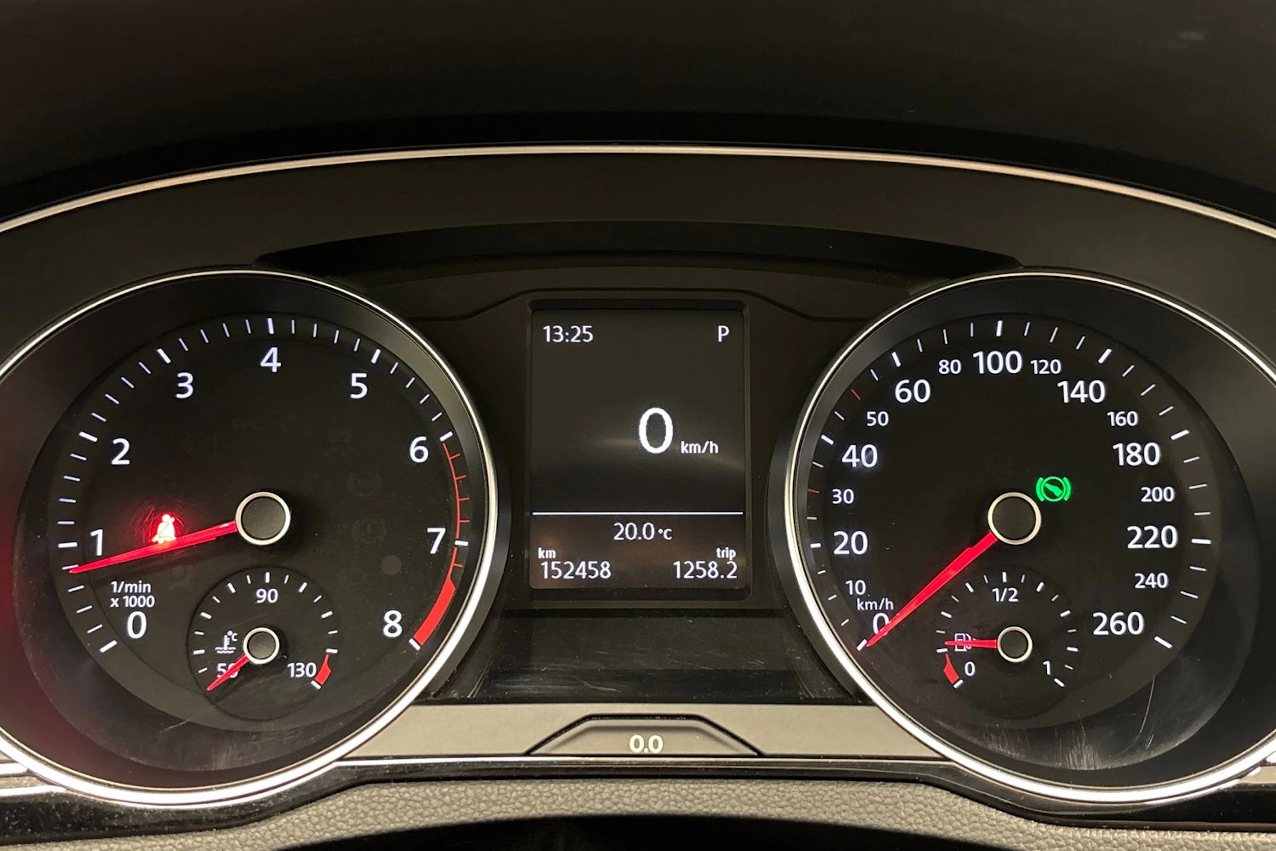 Harmaa Volkswagen Passat 2017 kuva 16.