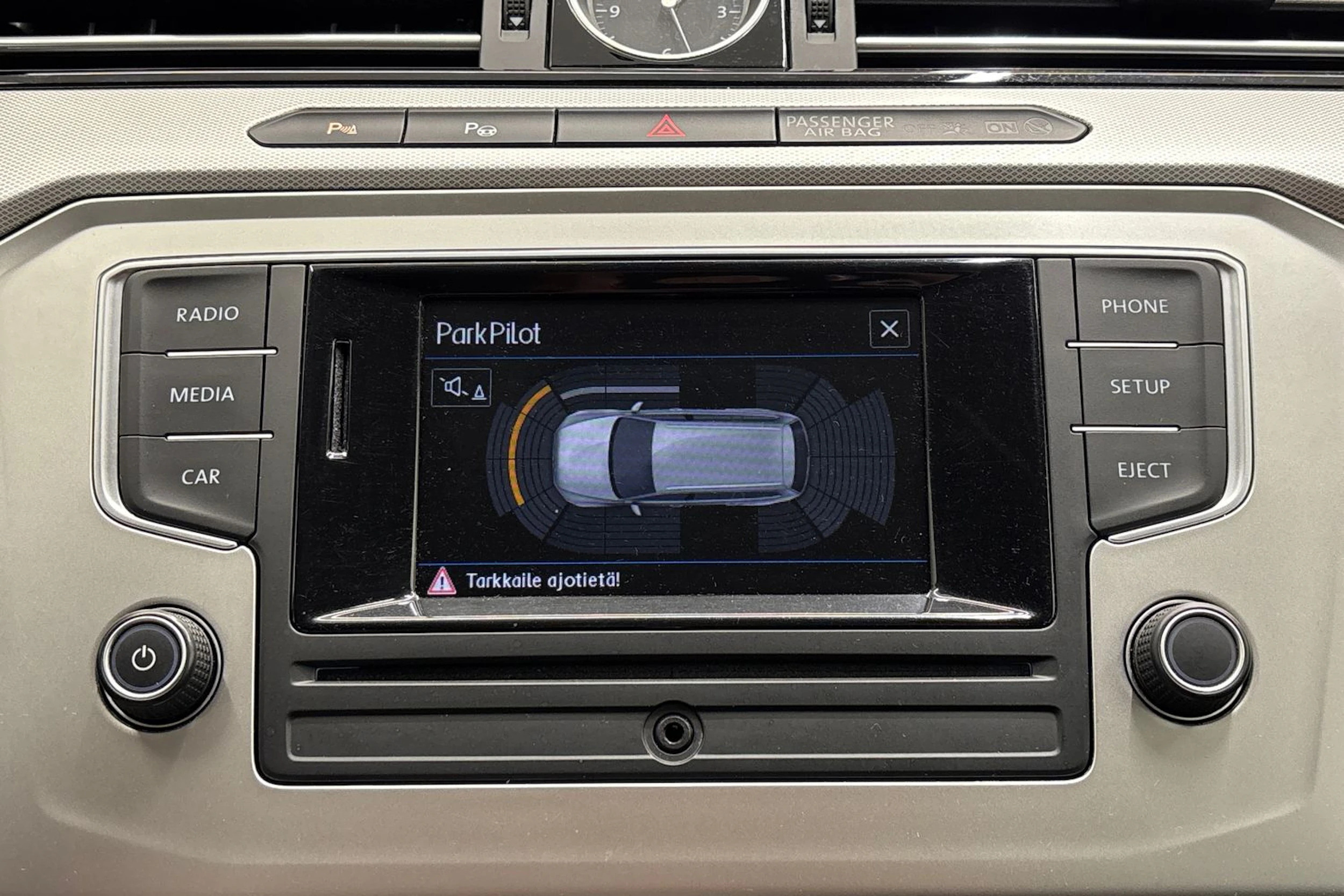 Harmaa Volkswagen Passat 2017 kuva 17.