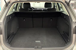 Harmaa Volkswagen Passat 2017 kuva 21.