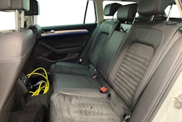 Valkoinen Volkswagen PASSAT 2017 kuva 8.