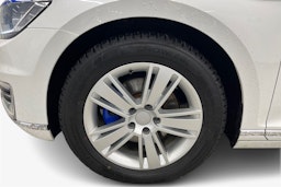 Valkoinen Volkswagen PASSAT 2017 kuva 9.