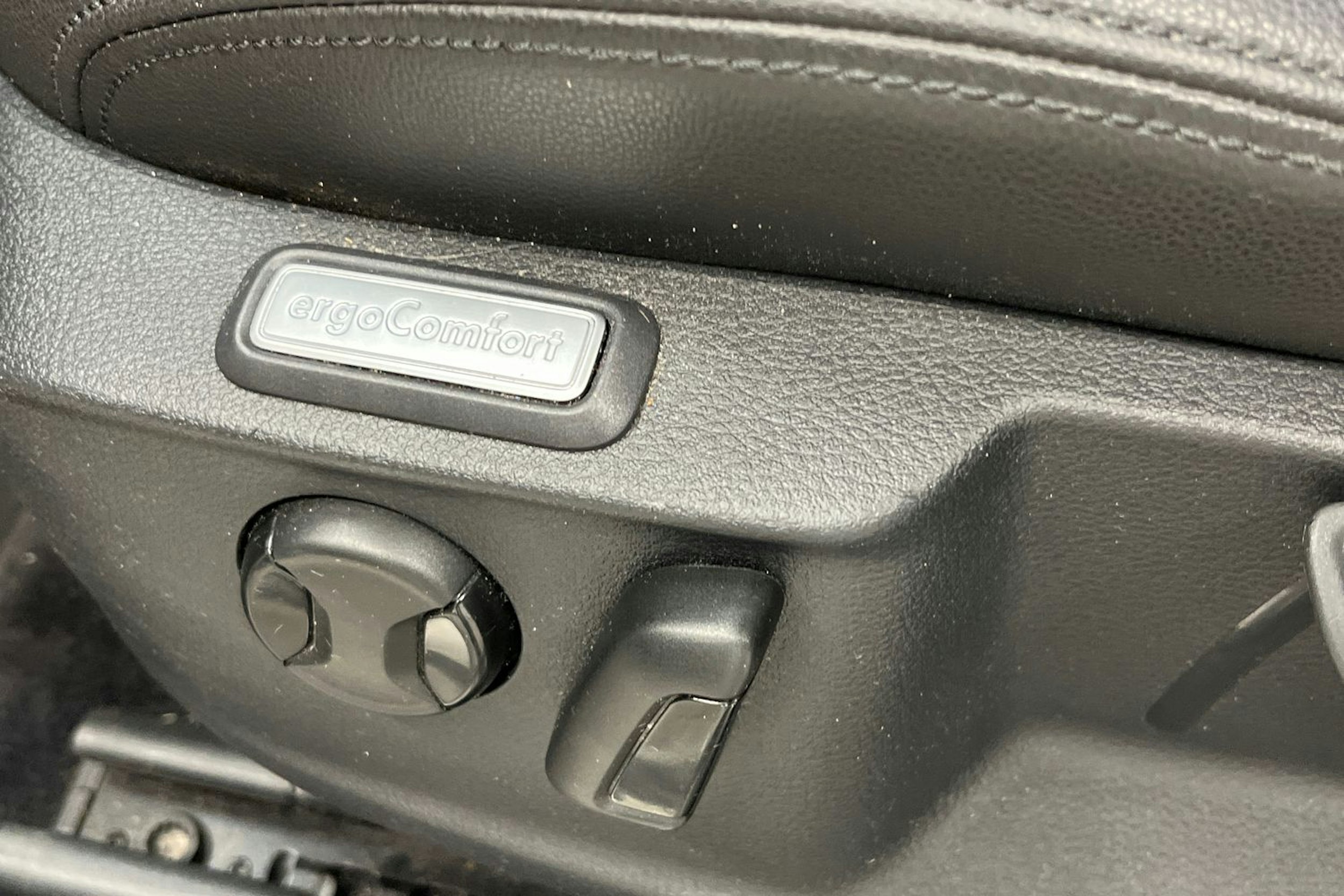 Valkoinen Volkswagen PASSAT 2017 kuva 13.