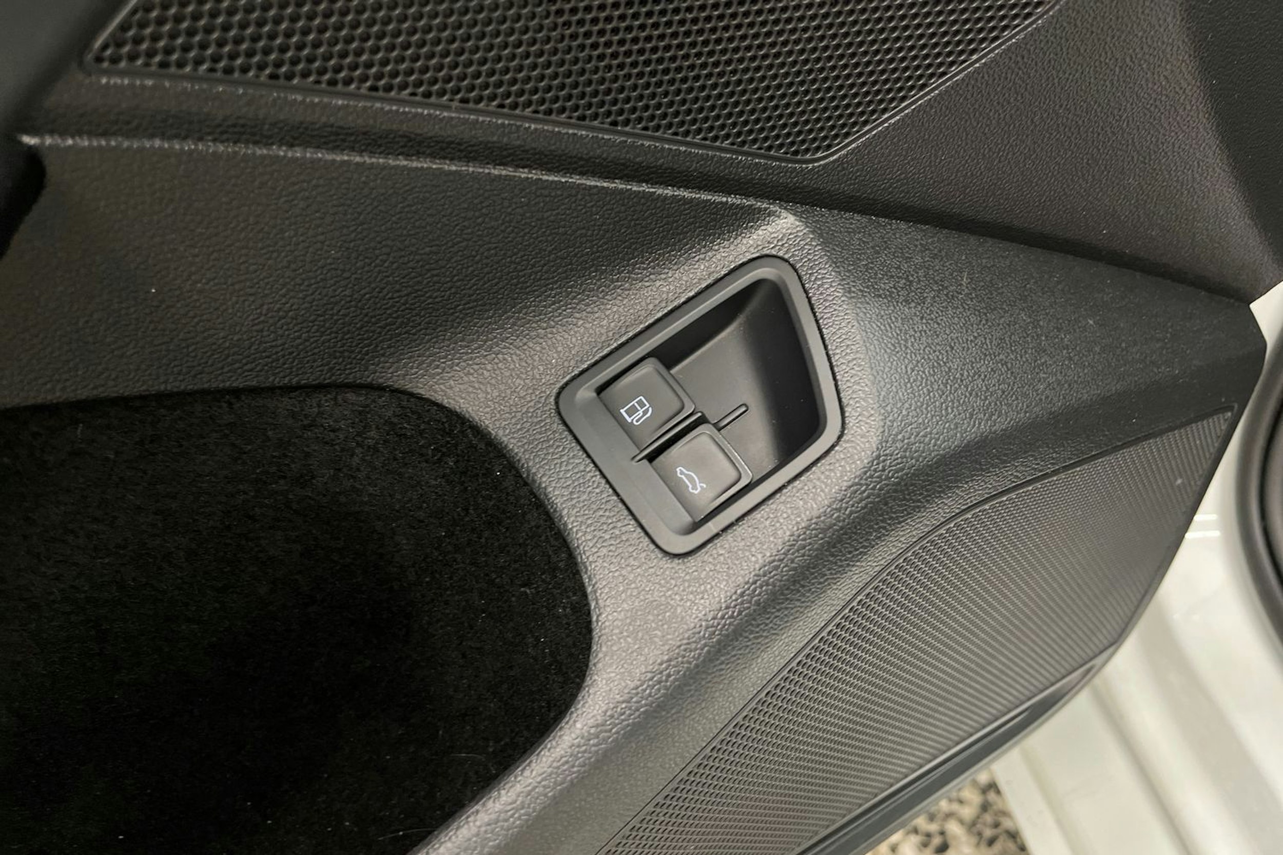 Valkoinen Volkswagen PASSAT 2017 kuva 14.