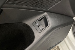 Valkoinen Volkswagen PASSAT 2017 kuva 14.