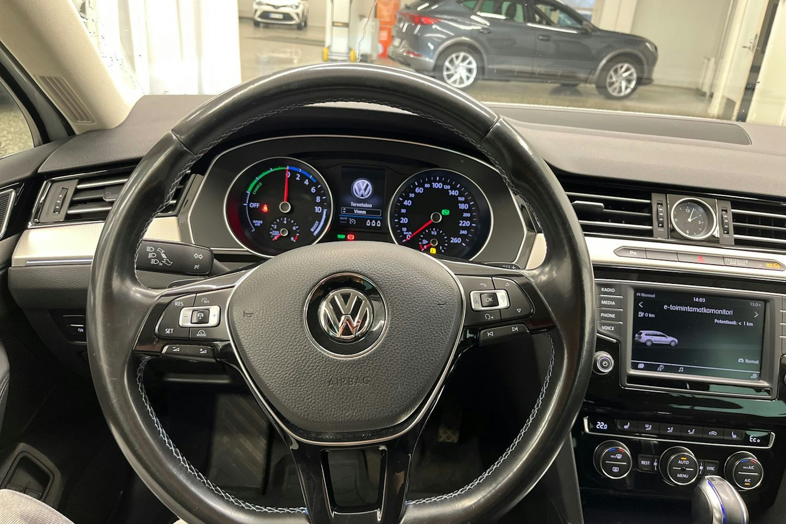 Valkoinen Volkswagen PASSAT 2017 kuva 16.
