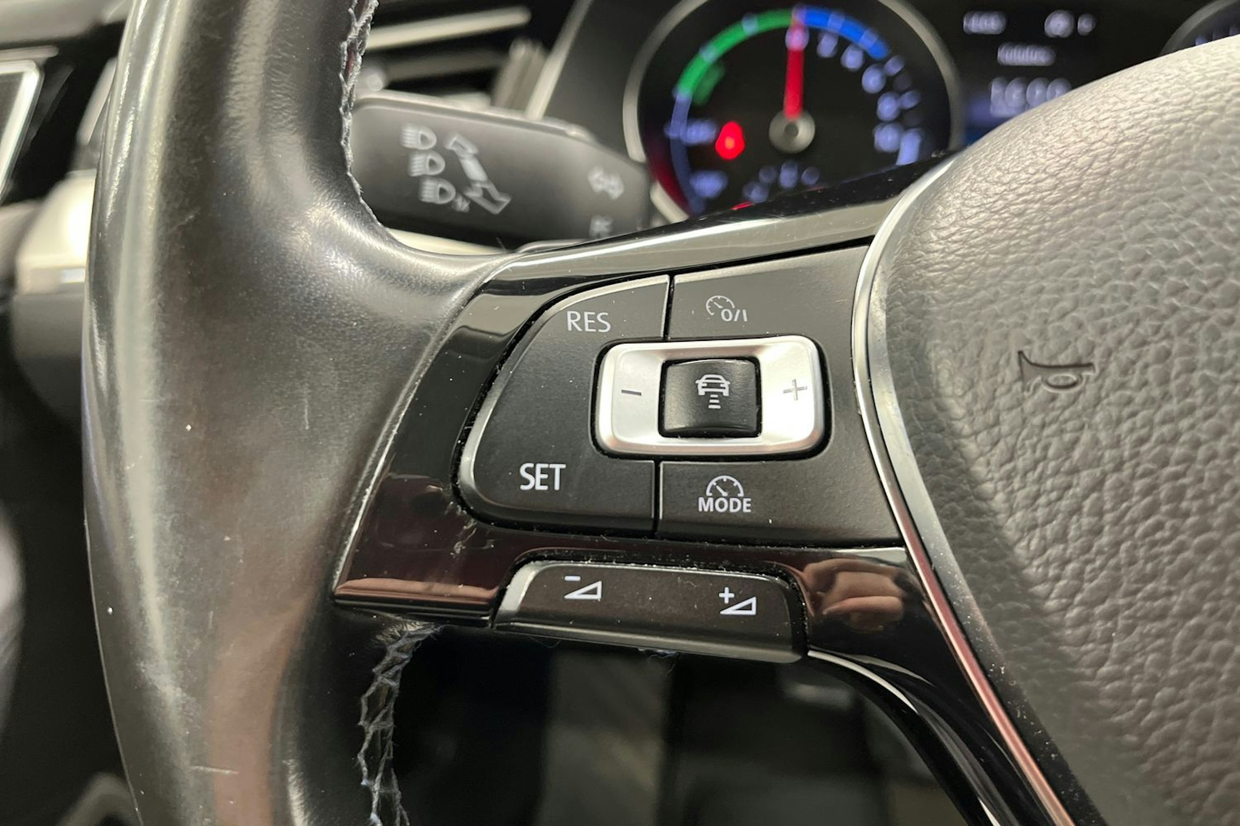 Valkoinen Volkswagen PASSAT 2017 kuva 18.