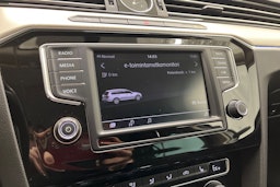 Valkoinen Volkswagen PASSAT 2017 kuva 20.