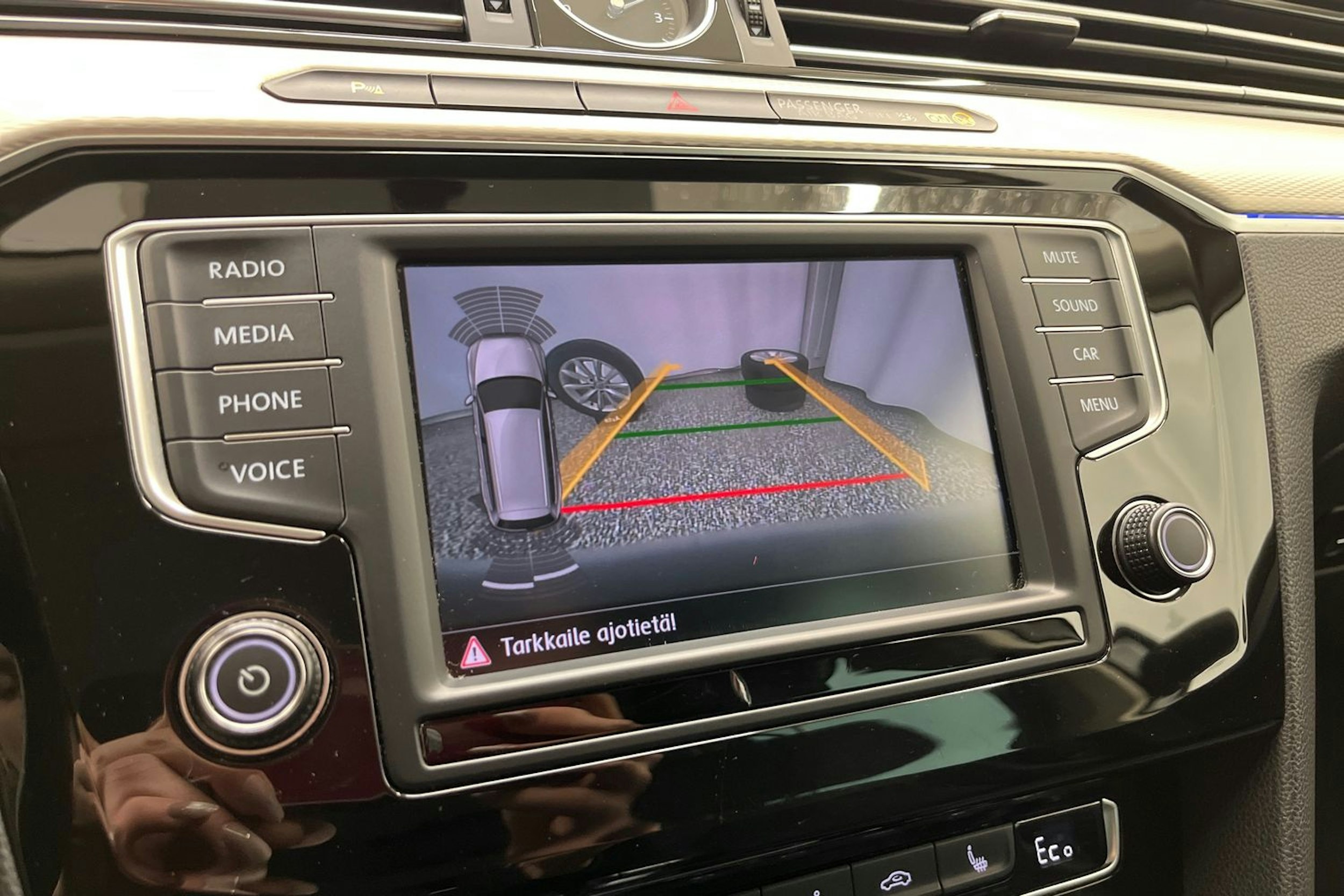 Valkoinen Volkswagen PASSAT 2017 kuva 21.