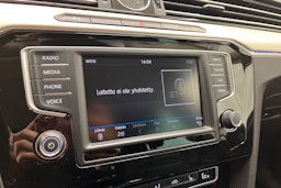 Valkoinen Volkswagen PASSAT 2017 kuva 22.