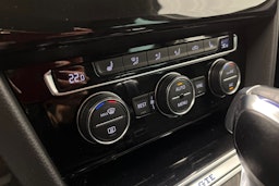 Valkoinen Volkswagen PASSAT 2017 kuva 23.