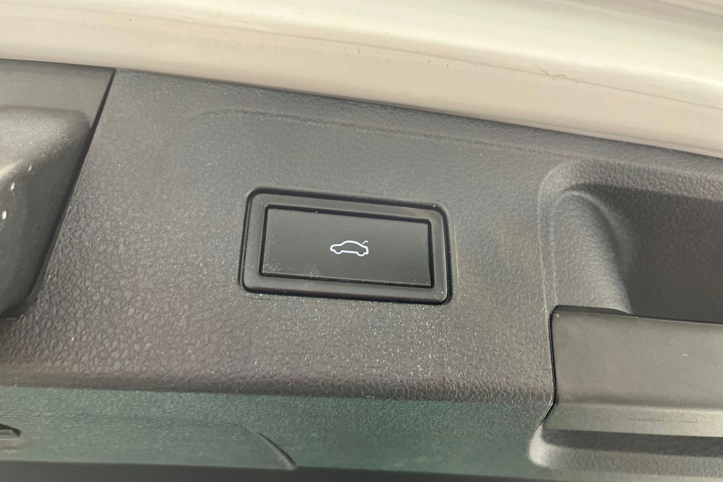 Valkoinen Volkswagen PASSAT 2017 kuva 27.