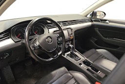 sininen Volkswagen Passat 2017 kuva 3.