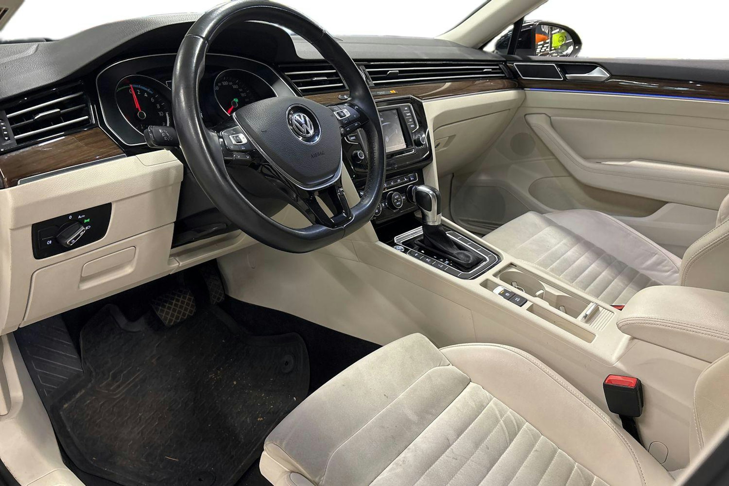 musta Volkswagen Passat 2017 kuva 3.