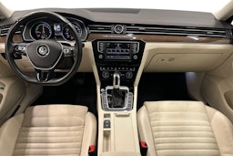 musta Volkswagen Passat 2017 kuva 7.