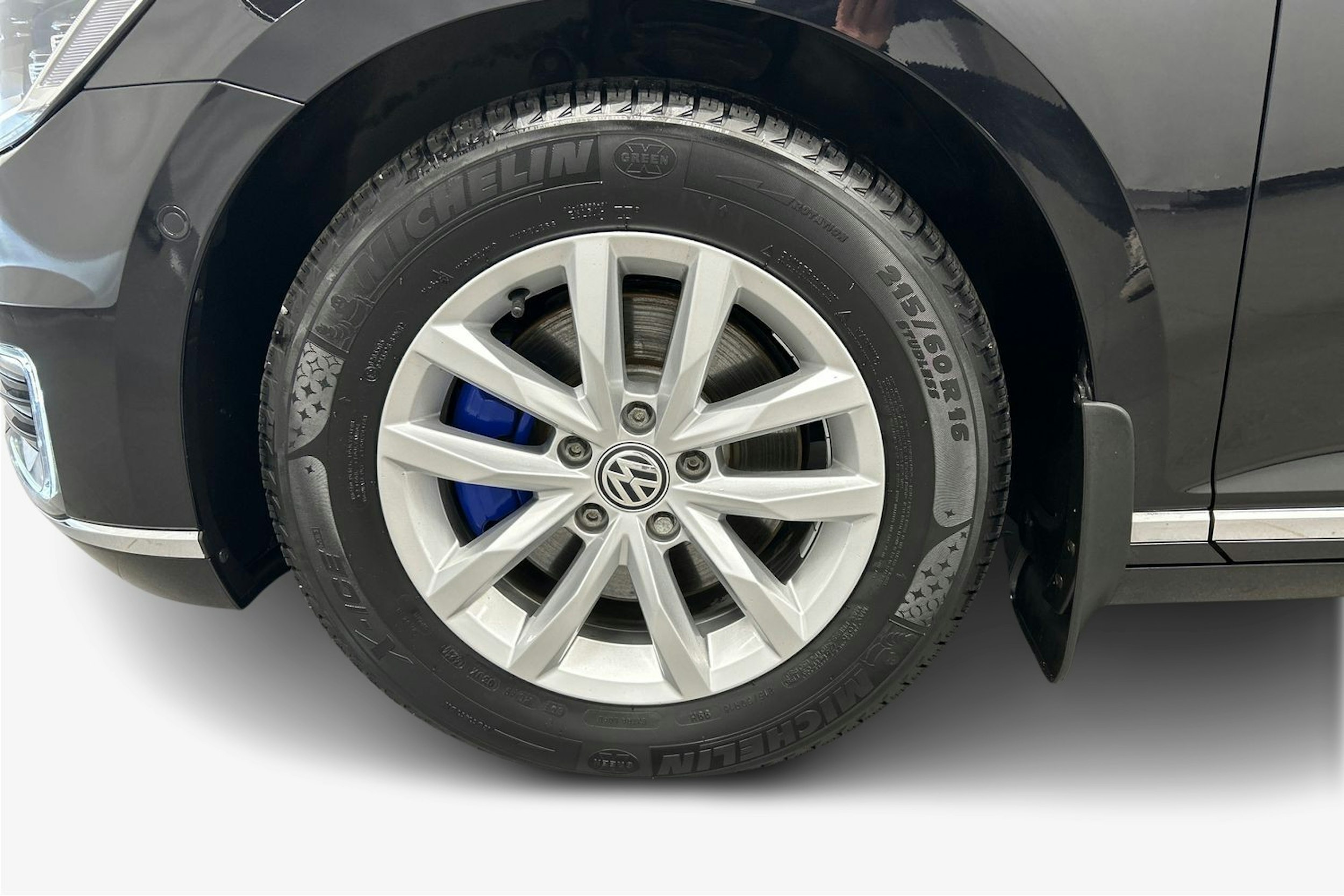 musta Volkswagen Passat 2017 kuva 9.