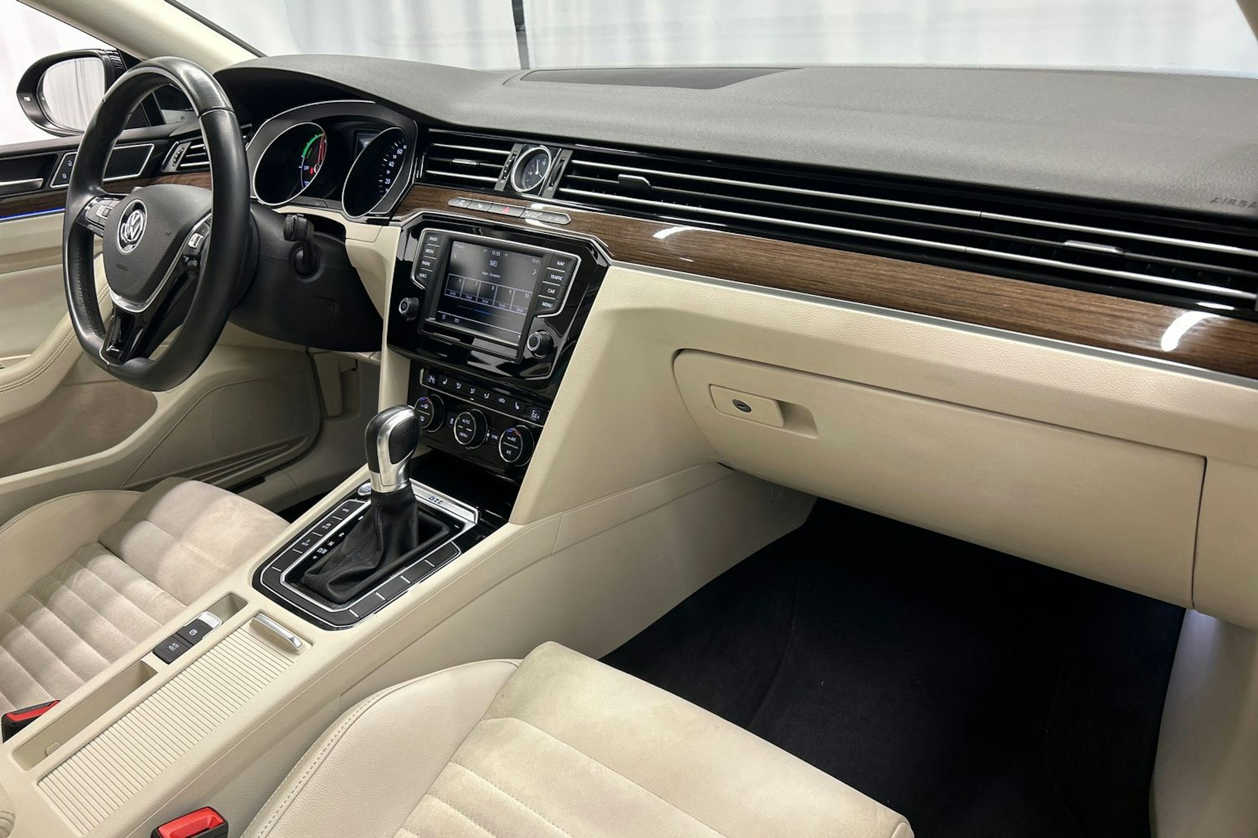 musta Volkswagen Passat 2017 kuva 12.