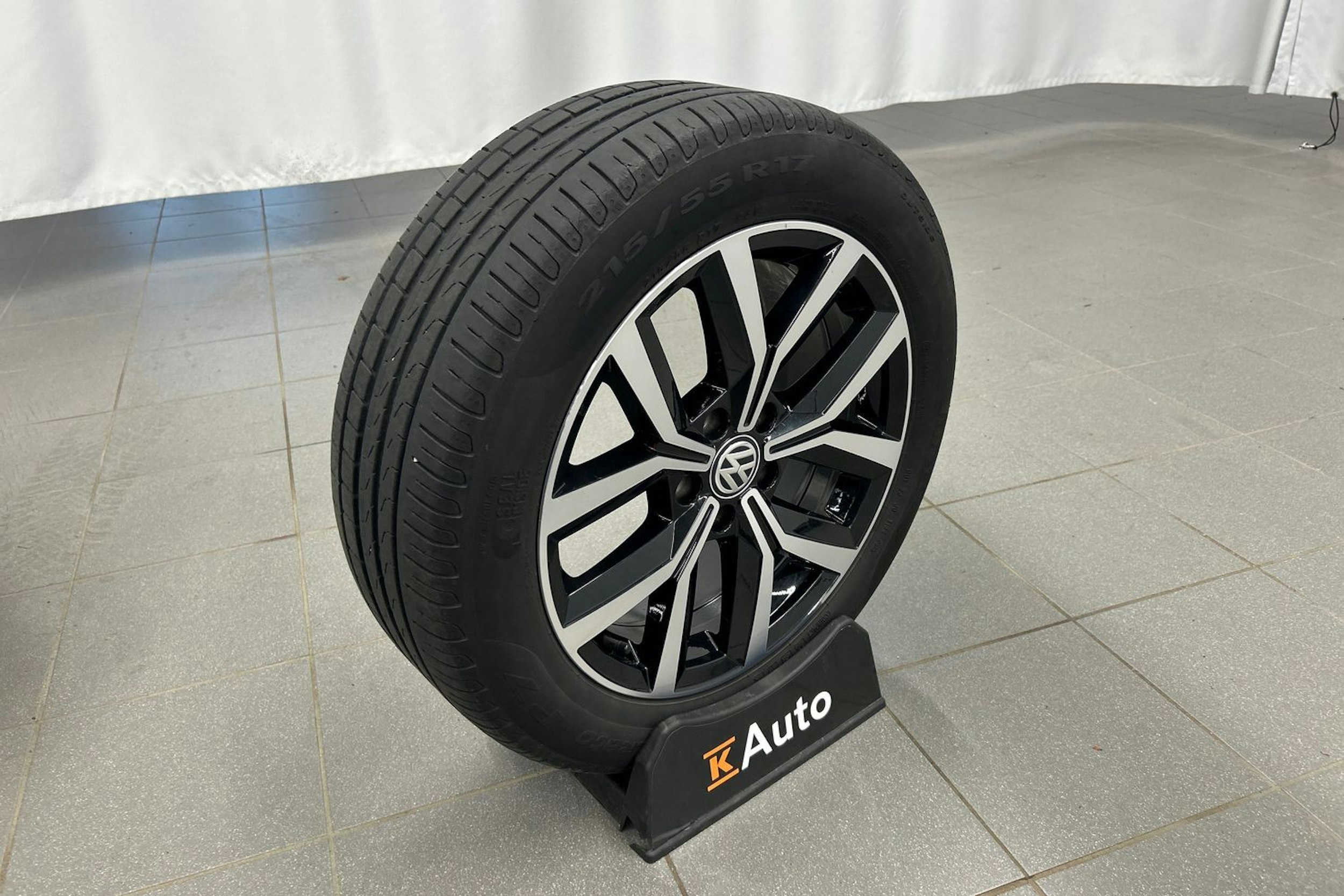 musta Volkswagen Passat 2017 kuva 15.