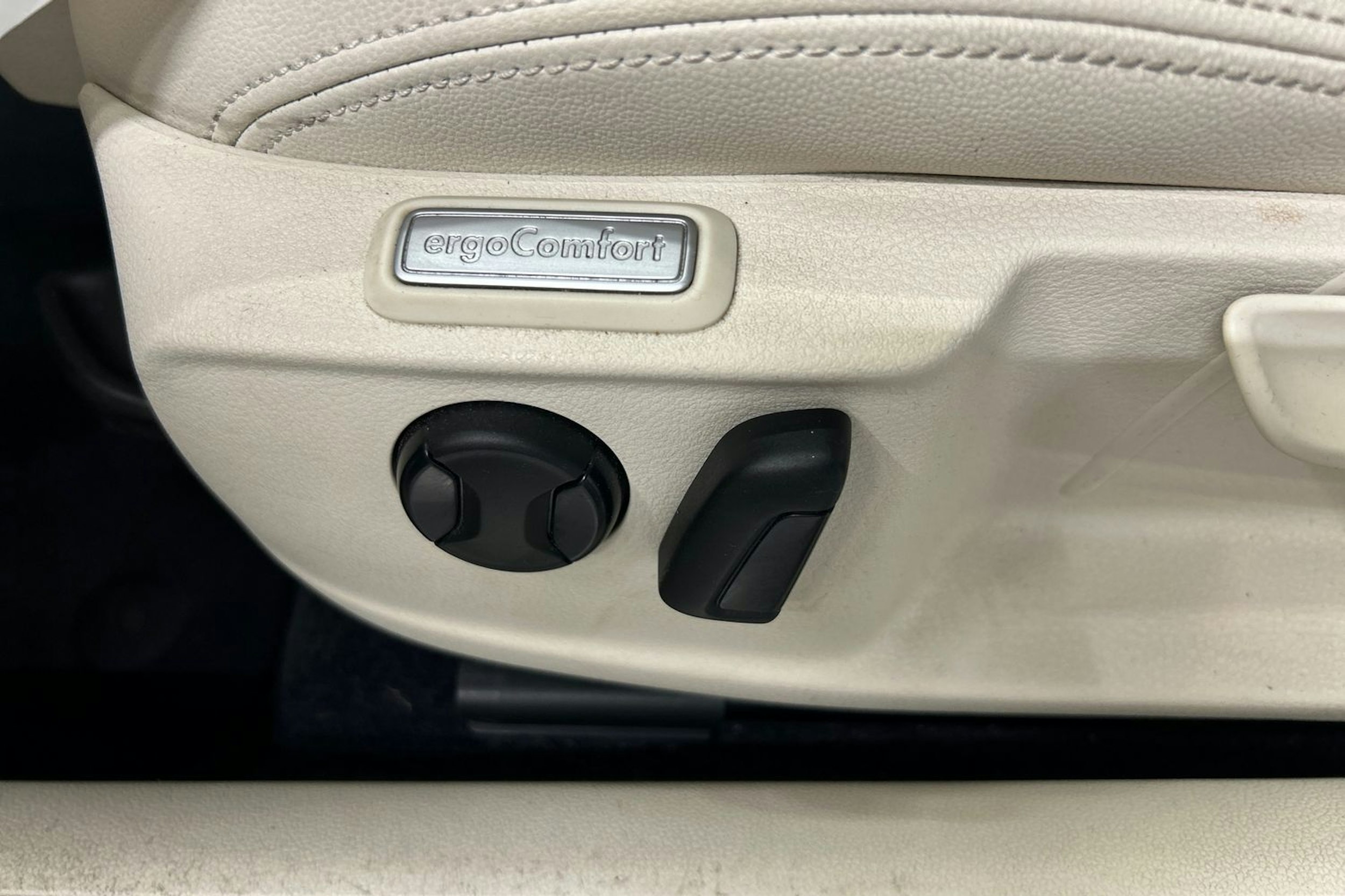 musta Volkswagen Passat 2017 kuva 16.