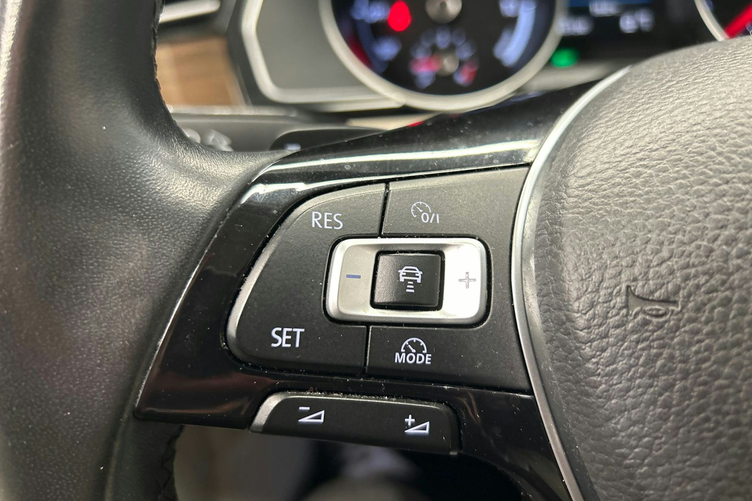 musta Volkswagen Passat 2017 kuva 18.