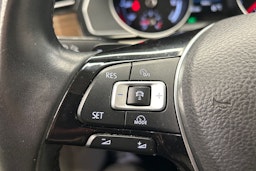 musta Volkswagen Passat 2017 kuva 18.