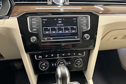 musta Volkswagen Passat 2017 kuva 20.