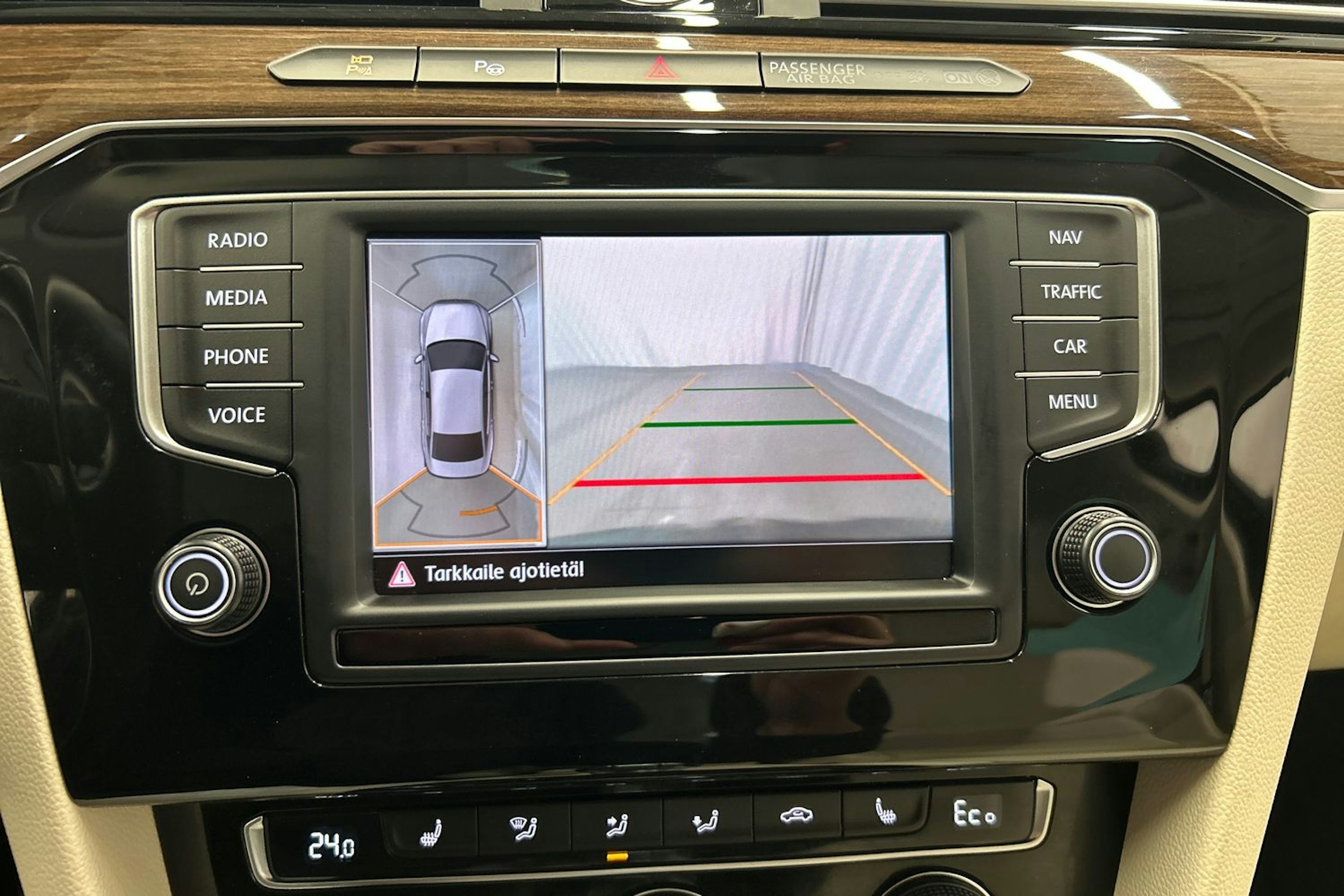 musta Volkswagen Passat 2017 kuva 21.