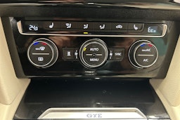 musta Volkswagen Passat 2017 kuva 23.