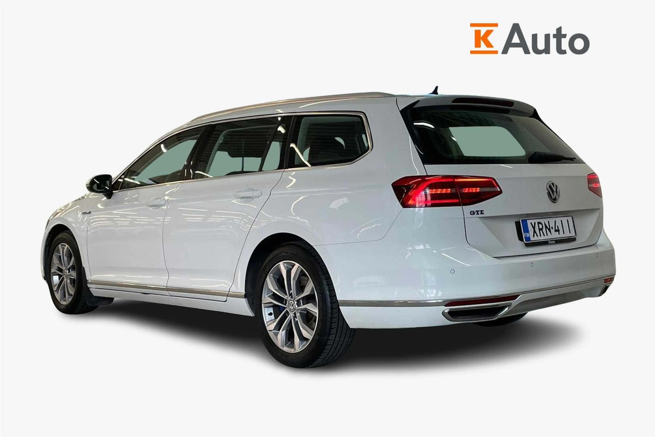 Valkoinen Volkswagen PASSAT 2017 kuva 2.