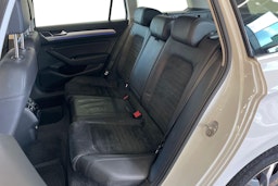 Valkoinen Volkswagen PASSAT 2017 kuva 8.