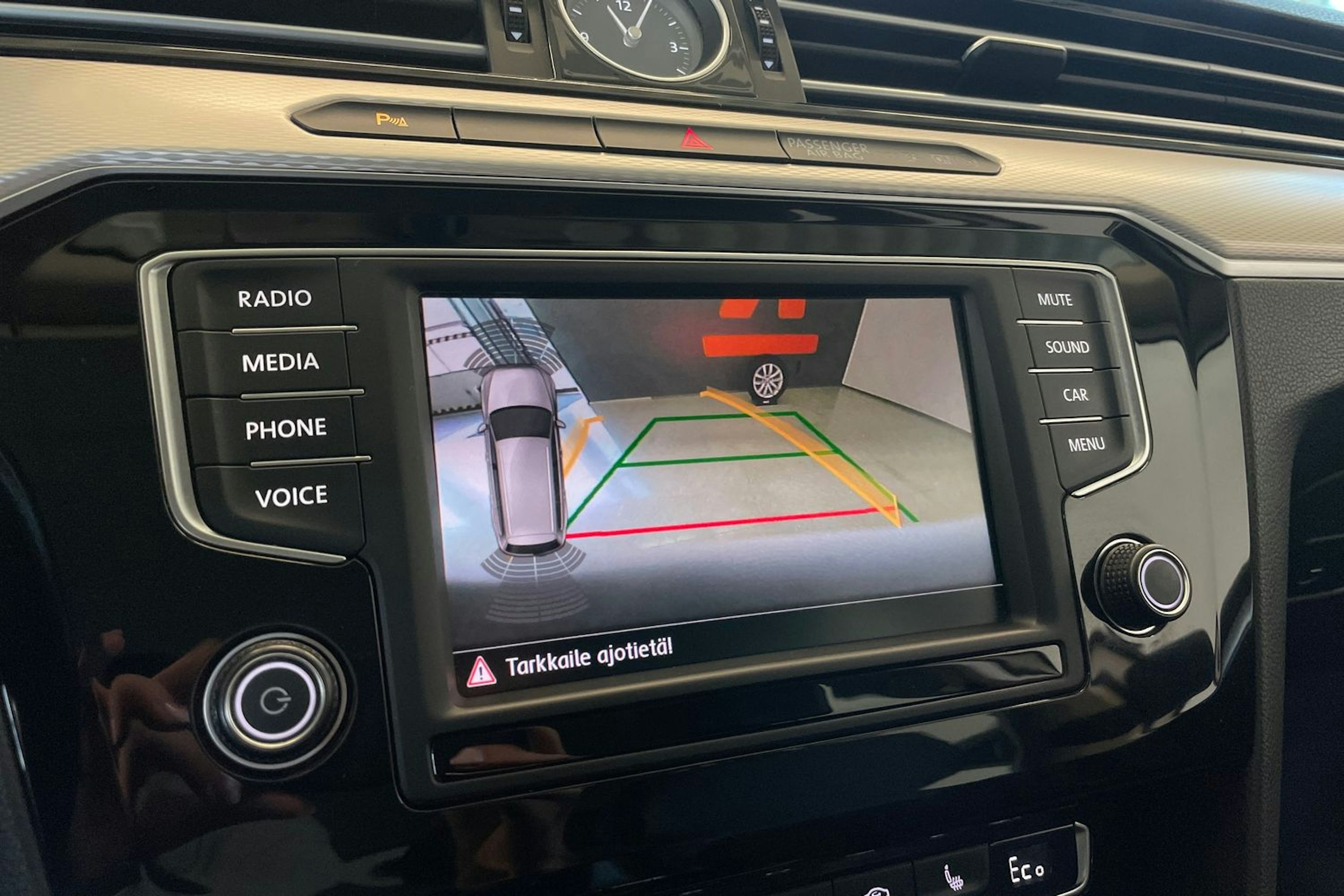 Valkoinen Volkswagen PASSAT 2017 kuva 20.