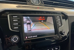 Valkoinen Volkswagen PASSAT 2017 kuva 20.