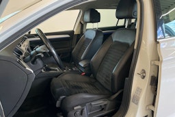 Valkoinen Volkswagen PASSAT 2017 kuva 24.